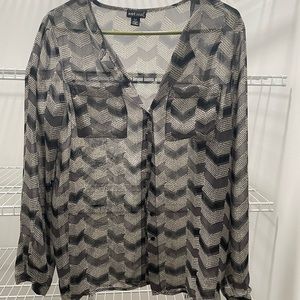Wet Seal Sheer Long Sleeve Button Down Tunic, Black & Grey Chevron, Size Medium